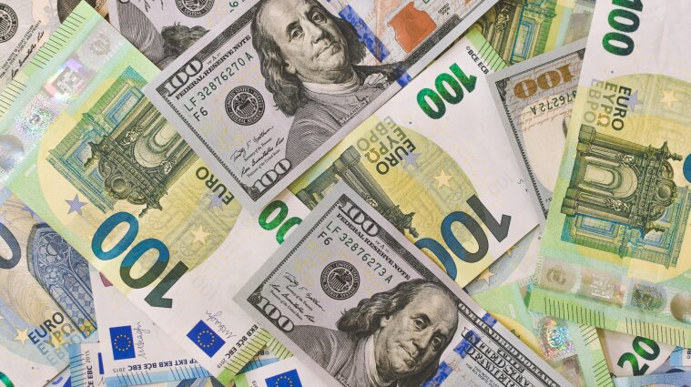 Аналітики розповіли, коли НБУ може скасувати фіксований курс гривні до долара