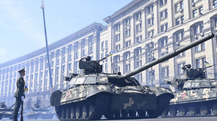 К 30-летию ВСУ в украинских городах состоятся военные парады