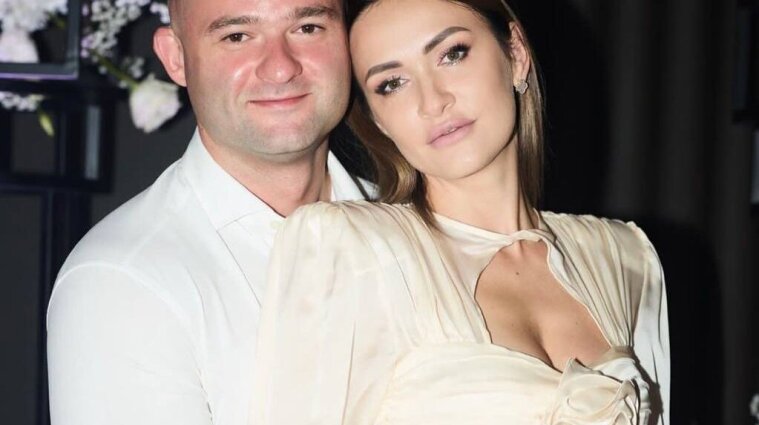 Мэр Мукачева Андрей Балога с женой "выгуляли" одежды и украшений более чем на 10 тысяч евро