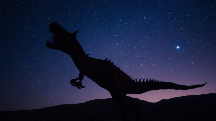 Динозаври не збирались вимирати, поки астероїд не впав на Землю - вчені