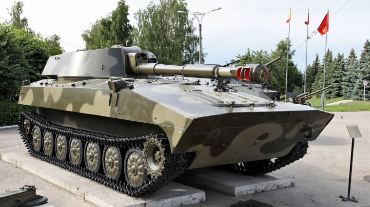 Эшелон с тяжелой артиллерией и танками был замечен в белорусском Гомеле