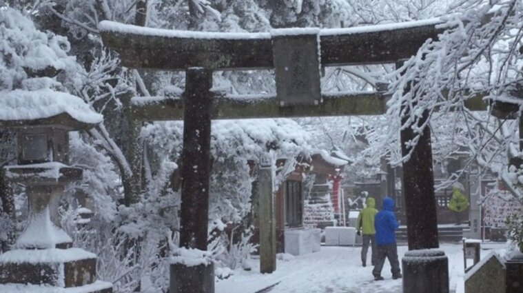 Японию накрыли снегопады, пострадали более 70 человек