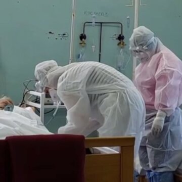 Ампутація кінцівок та неспроможність самостійно дихати: яка ситуація з коронавірусом в Україні