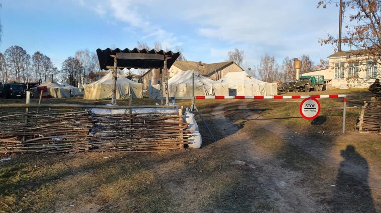Военные на границе с Беларусью: какие условия размещения польских и украинских пограничников