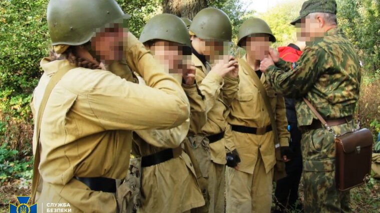 В Донецкой области сепаратист готовил подростков для службы в рядах боевиков