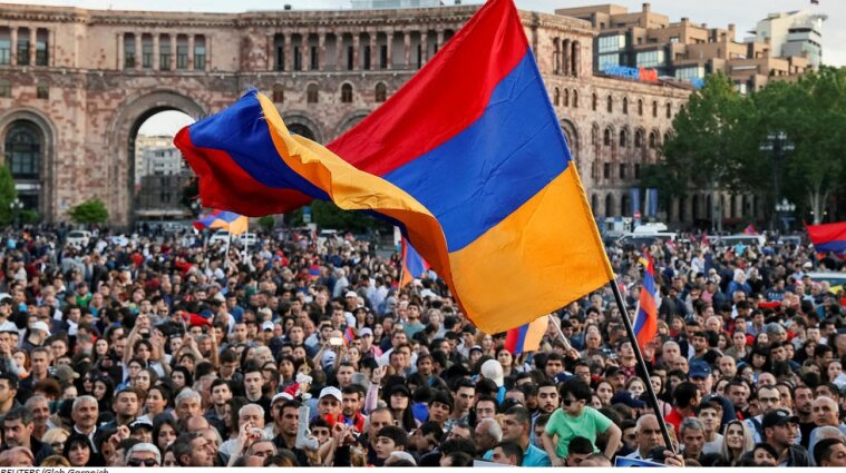 У Вірменії чоловікам заборонили виїжджати з країни