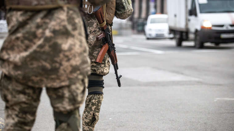 Резников: все мужчины в Украине должны быть готовы воевать