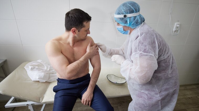 Зеленский на Донбассе вакцинировался от коронавируса