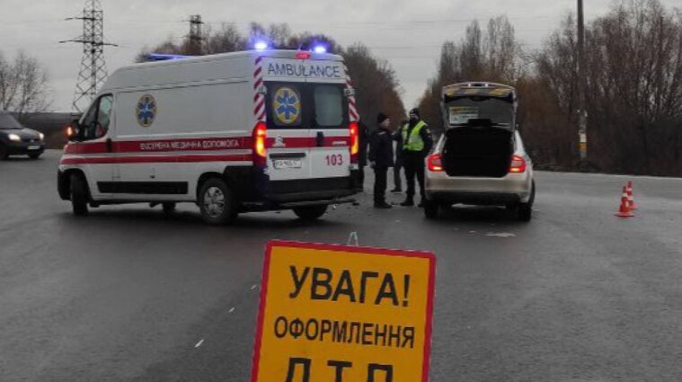 Авария с пострадавшими возле Броваров: затруднено движение транспорта