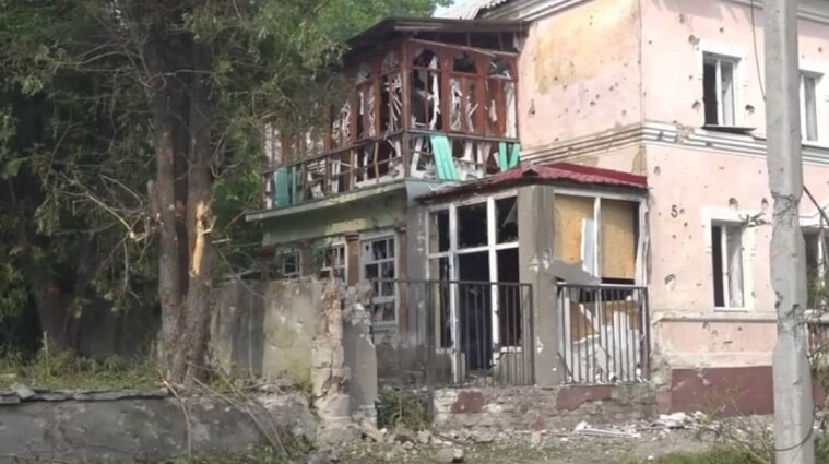 Оккупанты целенаправленно разрушают Лисичанск: Гайдай объяснил, почему город стратегически важен
