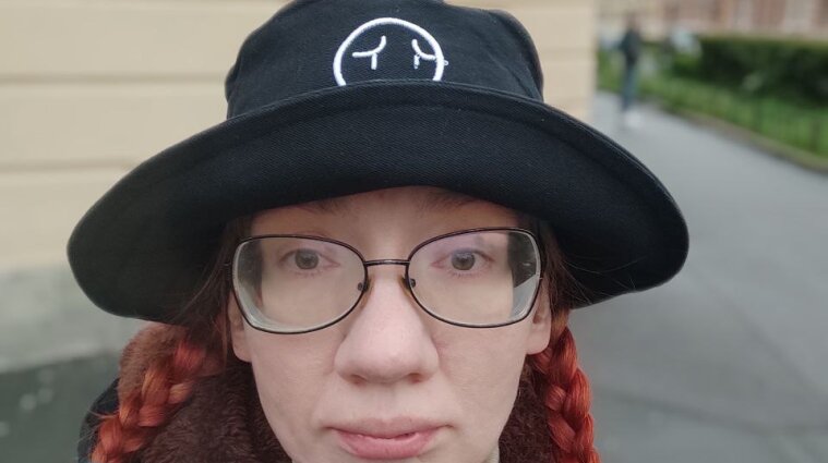 Скандальна ексвикладачка столичного вишу носить одяг з символікою "Z" (фото)