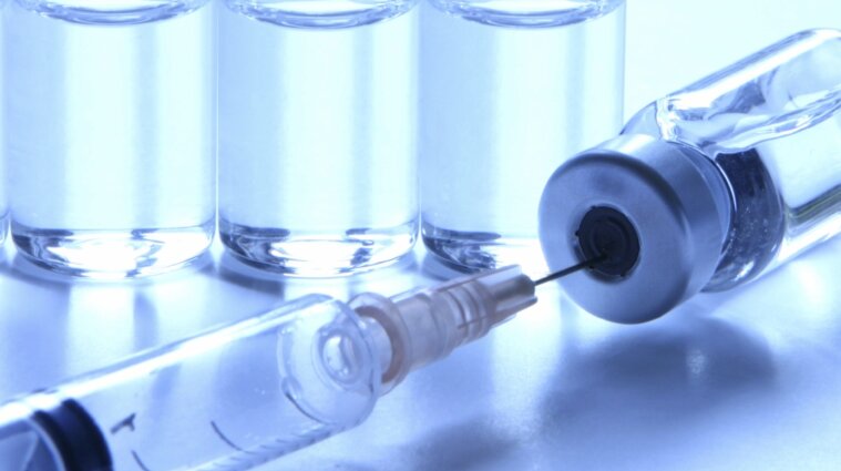 Лікарка пояснила, кому не варто вакцинуватися AstraZeneca