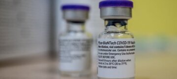 Pfizer і BioNTech розпочали випробування вакцини від "Омікрону"