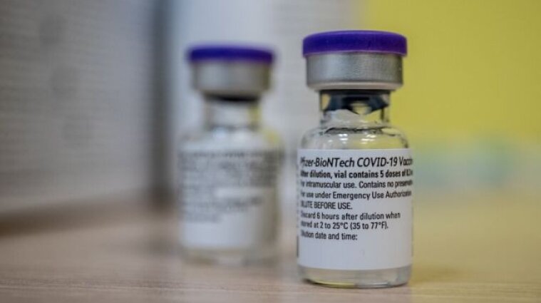 Понад 30 тисяч доз вакцин від Pfizer знищать в Україні