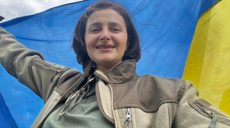 Нардепка Василевская-Смаглюк раздает гуманитарную помощь в луках стоимостью более тысячи евро