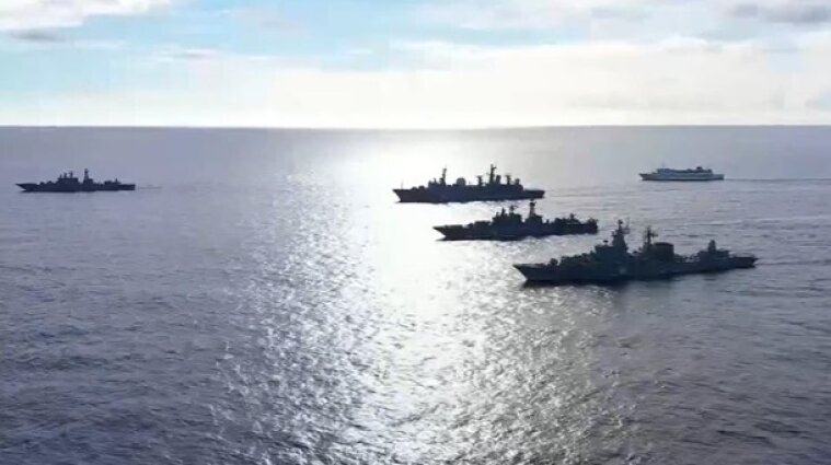 Рашисти тримають напоготові до ракетного удару два фрегати поблизу Одеси