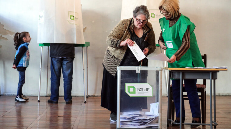 Сегодня в Грузии проходит второй тур парламентских выборов