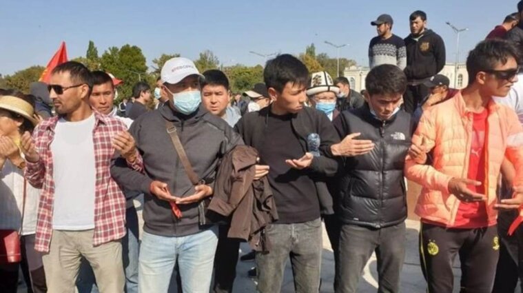 В столице Кыргызстана протестуют против результатов выборов