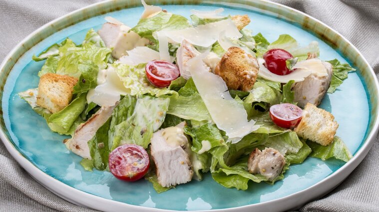 Простые рецепты вкусности: готовим салат "Цезарь"