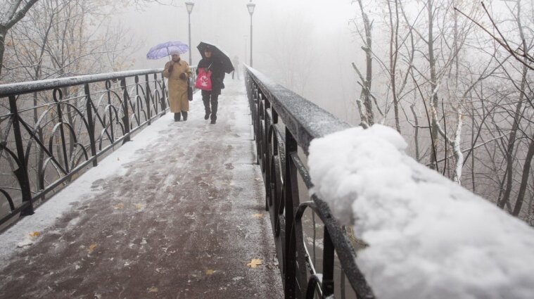 Сніг з дощем прогнозують синоптики по всій Україні