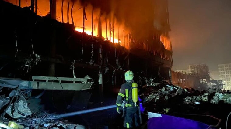 Масштабные разрушения и восемь погибших: последствия ночных ракетных обстрелов Киева