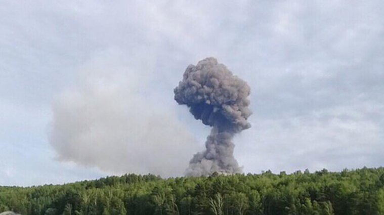 Пожежа на військовому арсеналі у Росії: постраждали щонайменше 6 людей
