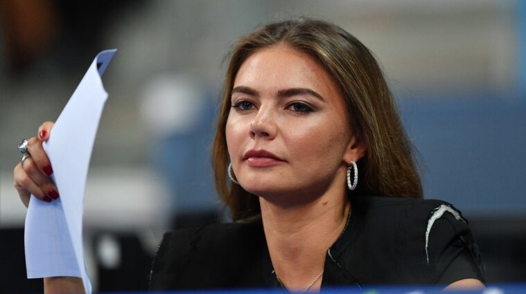 Великобритания ввела санкции против любовницы путина Алины Кабаевой и против ее родных