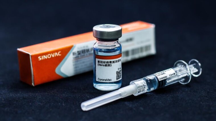 Вакцина от коронавируса CoronaVac в 98% предупреждает смертельный исход