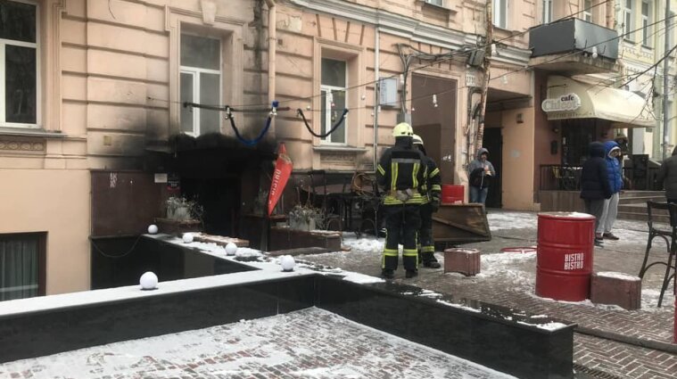 В Киеве сгорело бистро ресторатора Монастырского - видео