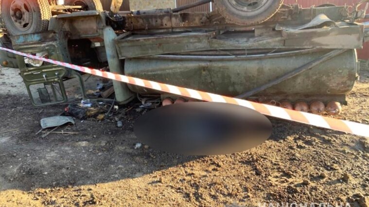 Смертельное ДТП в Николаеве: грузовик опрокинулся на пешехода