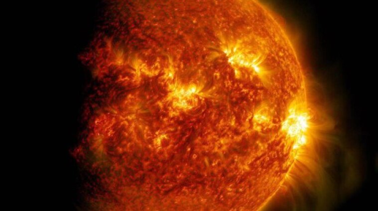 Вчені знайшли заряджені і небезпечні для життя частинки на Сонці