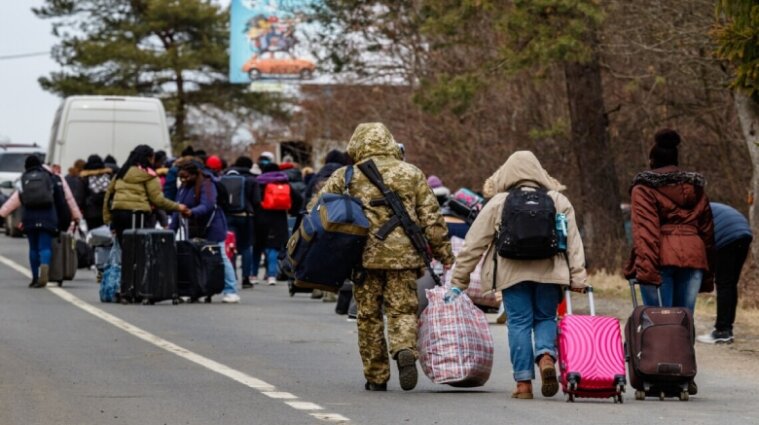 Черги на в`їзд: українці масово повертаються додому із-за кордону