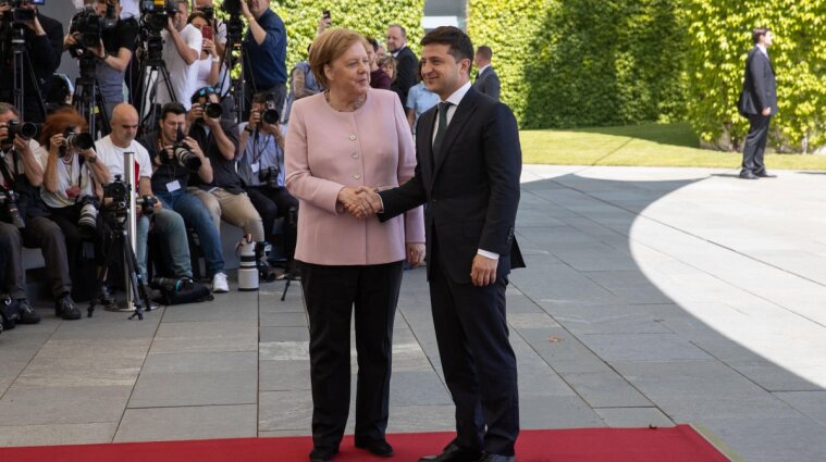 Кулеба назвав головні теми зустрічі Зеленського і Меркель