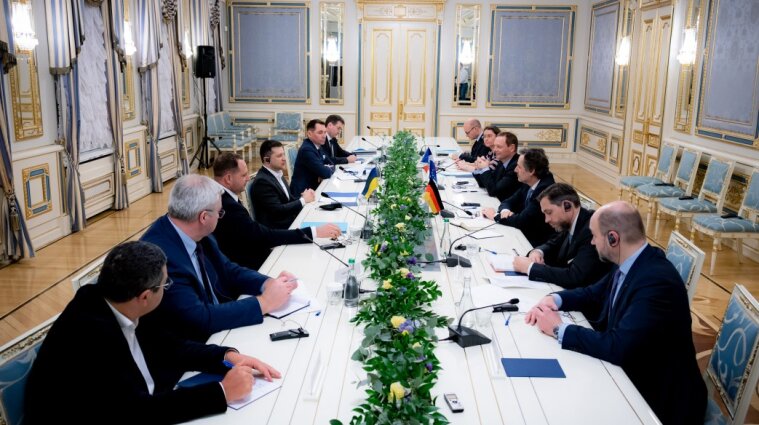 Домовилися домовлятися: Зеленський провів зустріч з радниками лідерів Франції та Німеччини