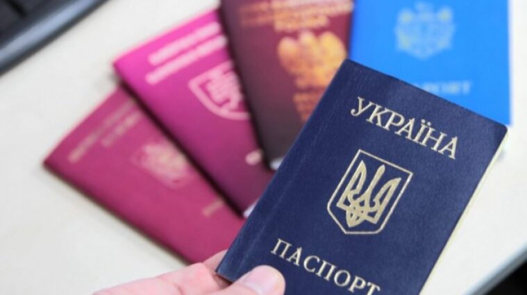 На Донбассе людей с украинскими паспортами ограничат в гражданских правах