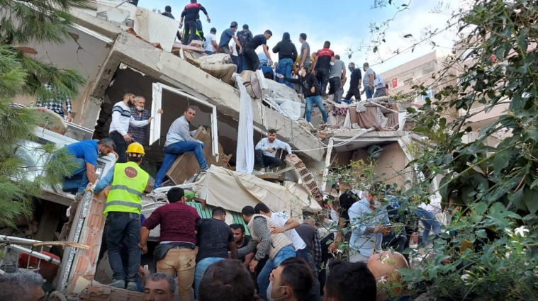 Землетрясение в Турции: число жертв увеличилось до 79