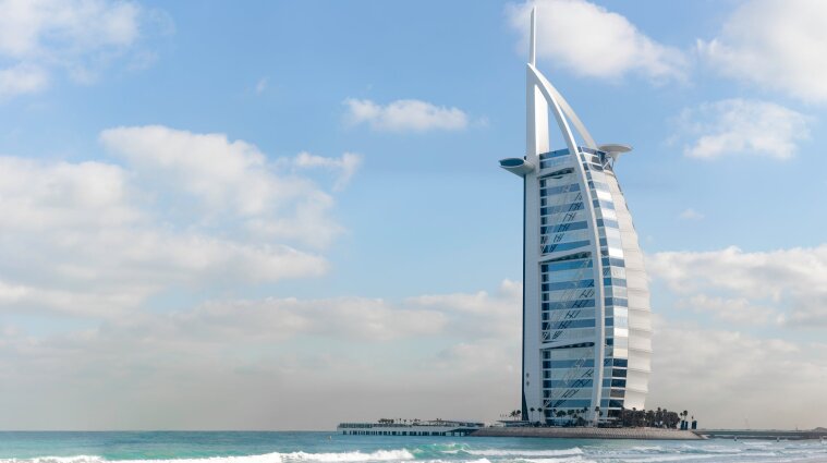 В ОАЭ разрешили иностранцам получать гражданство и паспорт Эмиратов