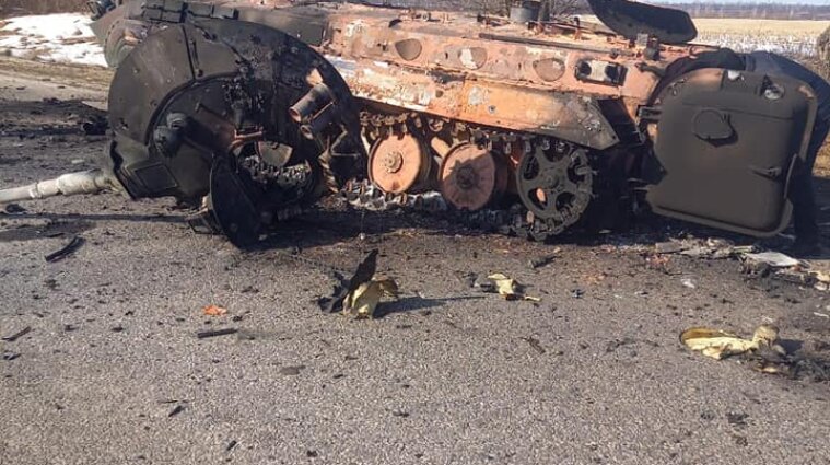 Собирались в Киев: украинские военные разбили технику оккупантов в Сумской области (фото)
