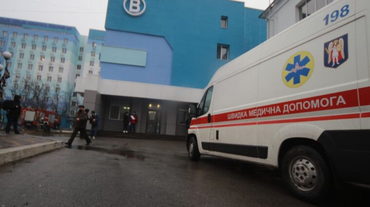 С коронавирусом в больницы попали еще более трех тысяч украинцев
