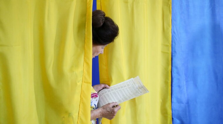 Місцеві вибори: в Україні сьогодні добігає кінця передвиборна агітація