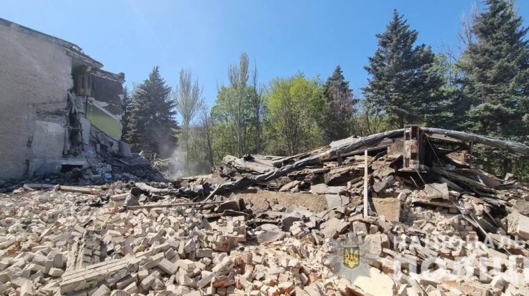 Обстріл 11 населених пунктів в Донецькій області: окупанти вбили трьох людей - фото
