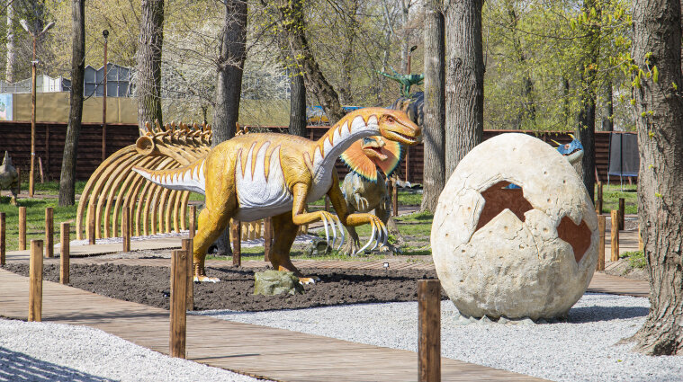 В Киеве возобновит работу самый большой парк динозавров