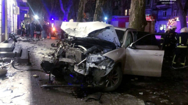 Массовое ДТП в Одессе: пьяный водитель оставил без электричества часть города - фото