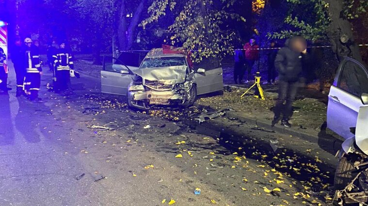 Одна смерть та п'ятеро постраждалих: в ДТП у Миколаєві зіткнулися Audi та BMW