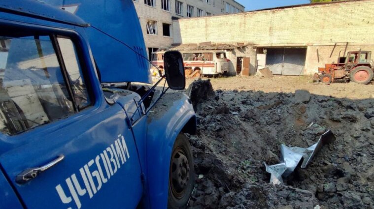 Орки нанесли ракетный удар по учебному заведению в Харькове - фото
