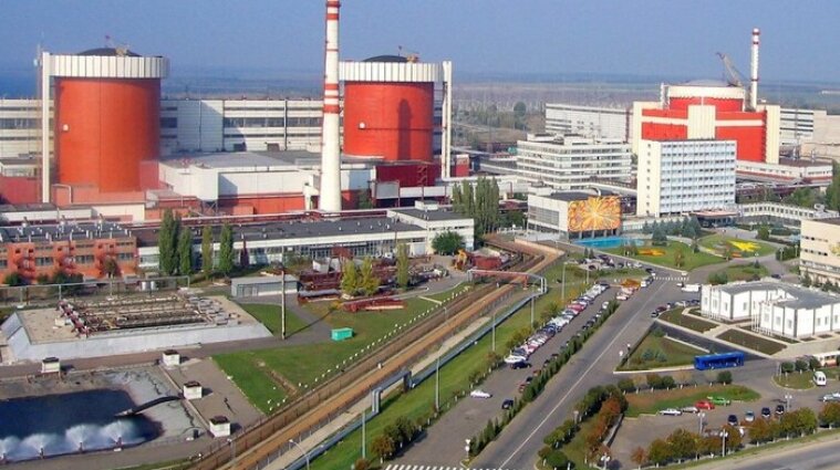 Три АЕС відключилися від мережі, а на Запорізькій атомній - блекаут
