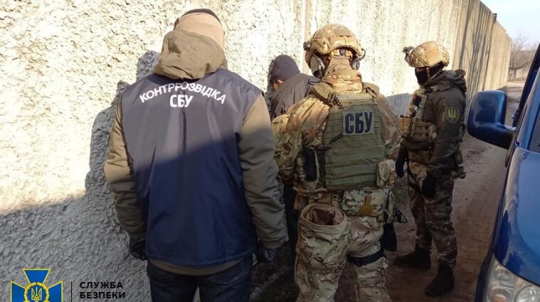Пятеро полицейских в Луганской области присягнули на верность "ЛНР"