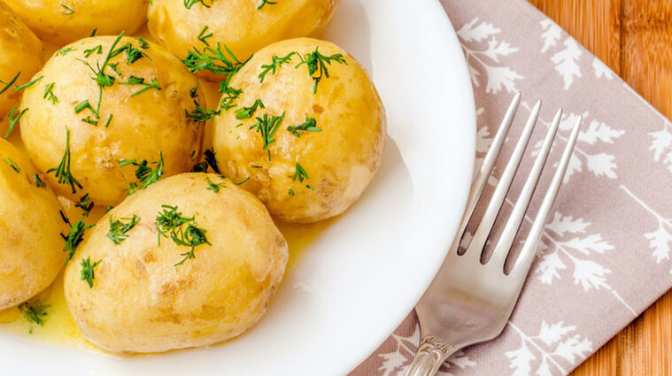 Простые рецепты вкусности: готовим молодой картофель