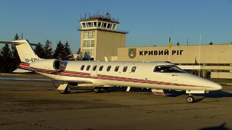 Директора аэропорта Кривого Рога обвинили в краже миллионов гривен