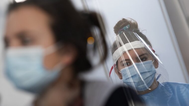 Майже 1,5 млн українців перехворіли на коронавірус з початку пандемії